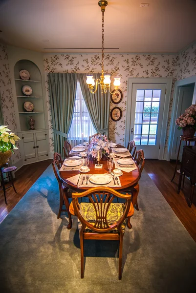 Dining room and dinner table — Stock Photo, Image