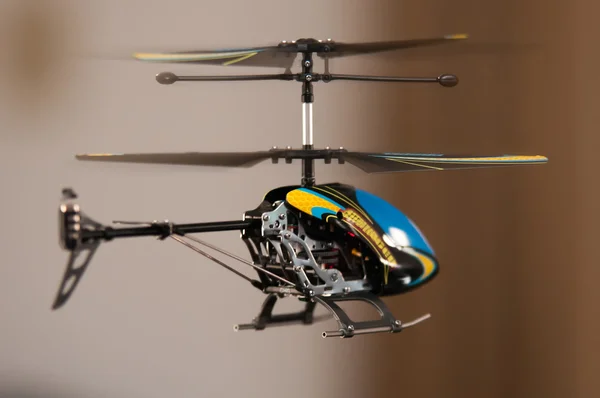 Flying RC helicopter — Stock Photo, Image