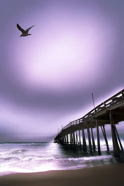 Ocean pier at outer banks beach — Stock Photo, Image