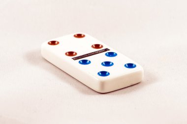 izole domino