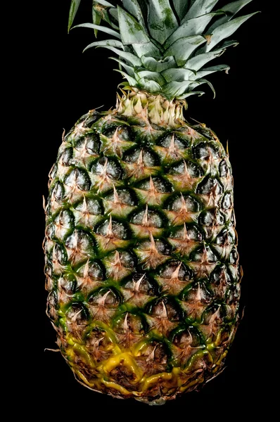 Ananas izolovaných na černém — Stock fotografie