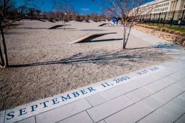 Washington Dc - Nisan 2013 yaklaşık: Pentagon memorial yaklaşık 2 Haziran