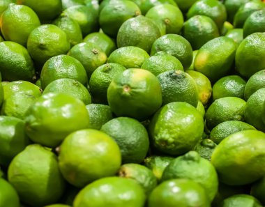 Çiftçi pazarı ekranda yeşil limon