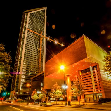 Charlotte şehir manzarası gece çekimi