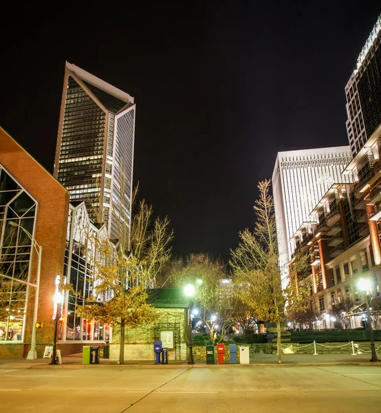 Charlotte skyline de la ville la nuit — Photo