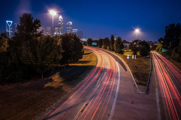 Charlotte stad skyline nachtbeeld — Stockfoto