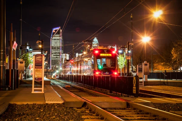 Light rail train system in downtown charlotte nc — Stock Photo, Image