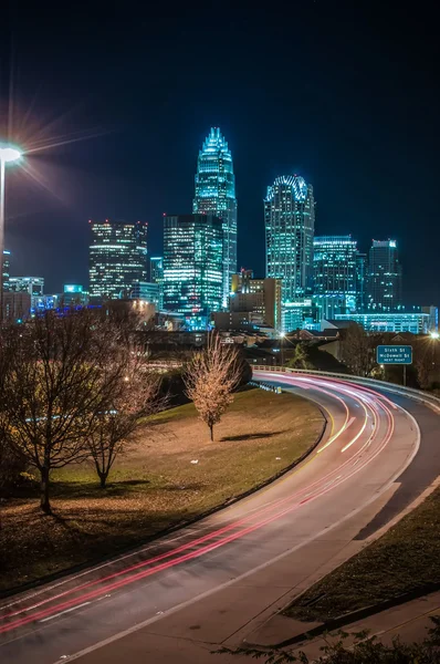 Charlotte city skyline Nattscen — Stockfoto