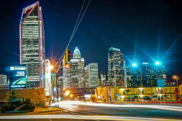 シャーロットの都市スカイラインの夜のシーン — ストック写真