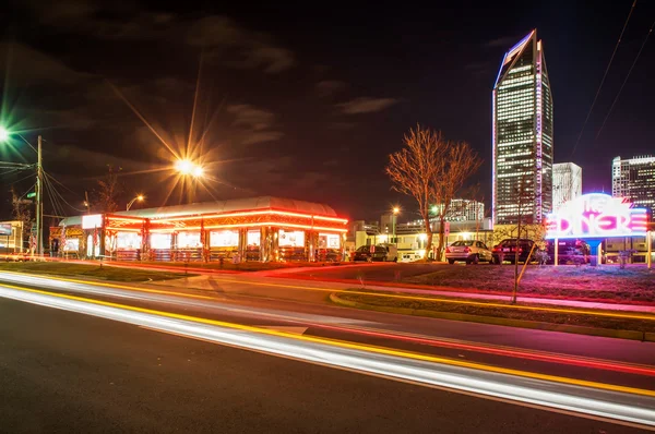 Charlotte city skyline Nattscen — Stockfoto