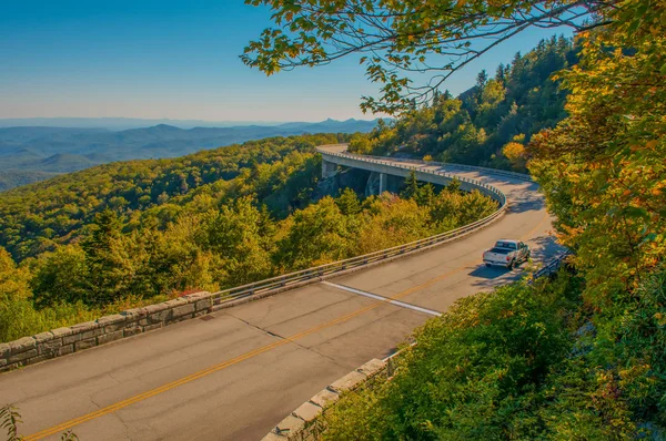 Blue ridge parkway schilderachtige bergen over het hoofd — Stockfoto