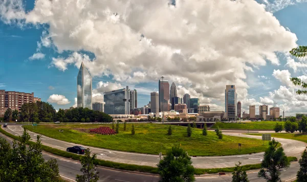 Skyline van charlotte torens — Stockfoto