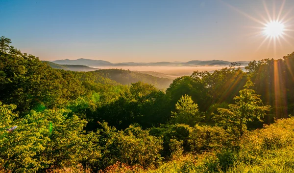 Blue ridge parkway kora reggel — Stock Fotó