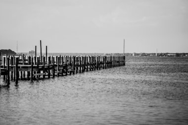 Klasik siyah-beyaz pier sahne