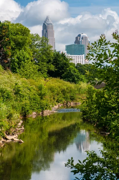 Charlotte nord carolina vista da greenway — Foto Stock