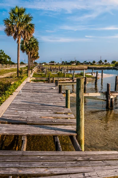 Dig de pescuit abandonat în florida — Fotografie, imagine de stoc