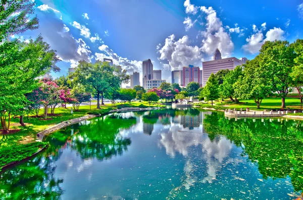 Sonnenuntergang über Charlotte North Carolina eine große Metropolregion — Stockfoto