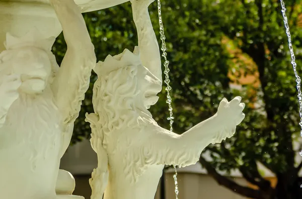 Three lions fountain — Stock Photo, Image