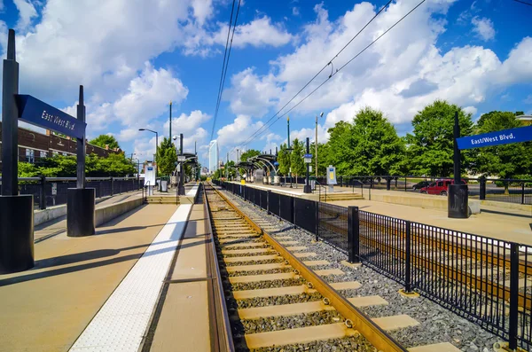 Charlotte Severní Karolíně světlo železniční dopravy pohybující systém — Stock fotografie