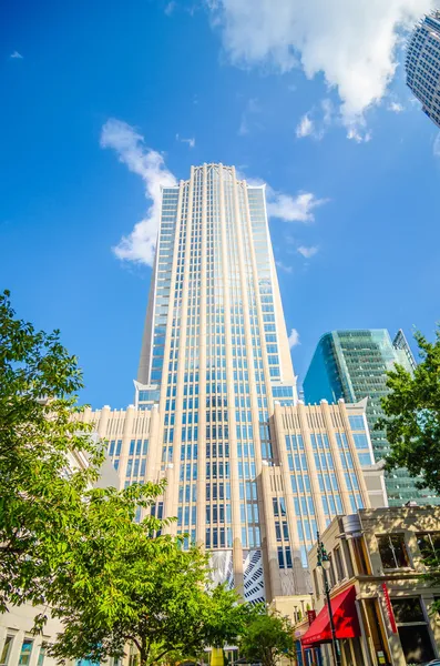 Skyline e strade cittadine di Charlotte nord carolina usa — Foto Stock