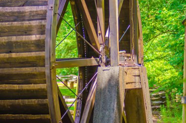 Eski değirmen çarkı