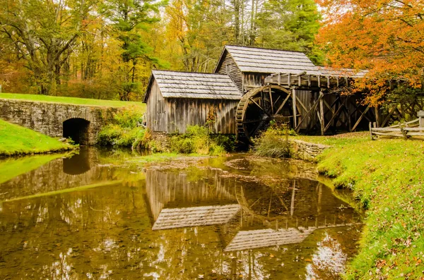 Mabry Mill de Virginie sur la Blue Ridge Parkway à l'automne se — Photo