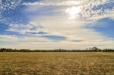çiftlik alanı üzerinden günbatımı