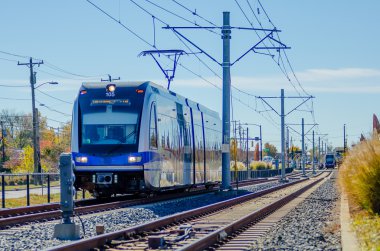 ışık demiryolu tren sistemi içinde şehir merkezinde charlotte nc
