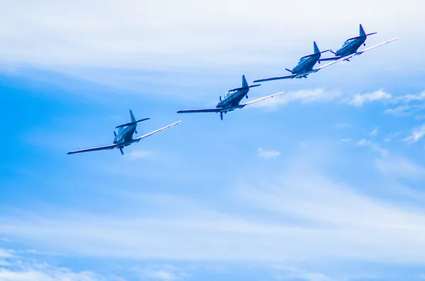 Acción en el cielo durante un espectáculo aéreo — Foto de Stock