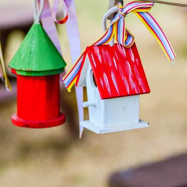 Piccole case colorate uccelli — Foto Stock