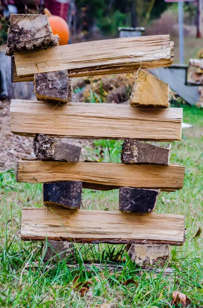 Brennholzstapel bereit für den Kamin — Stockfoto