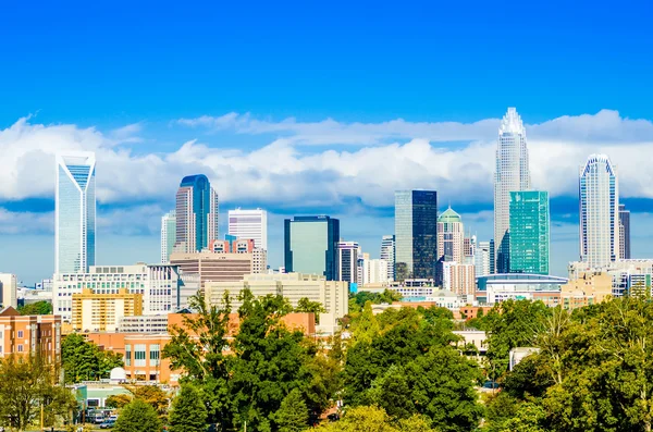 Skyline einer modernen Stadt - Charlotte, North Carolina, USA — Stockfoto