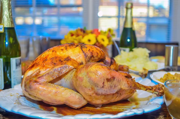 Table set up before thanksgiving dinner — Stock Photo, Image