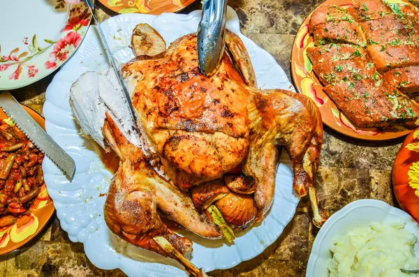 Tavola apparecchiata prima della cena del Ringraziamento — Foto Stock