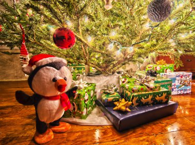 Birçok işletim sistemi Noel ağacının etrafında Noel öncesi sunar.