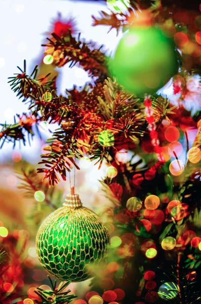 Kerstboom ornamenten en decoraties — Stockfoto