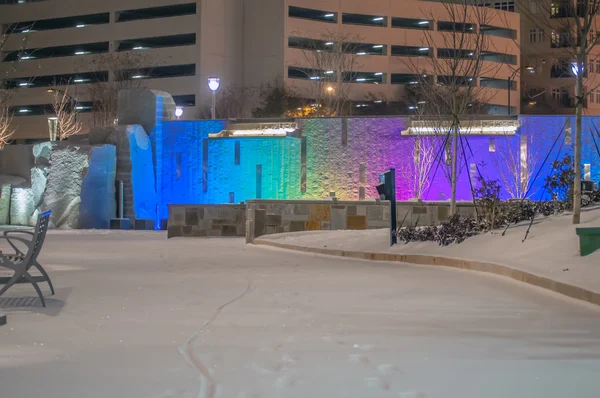 Charlotte Queen City skyline cerca de romare bearden park en invierno nieve —  Fotos de Stock