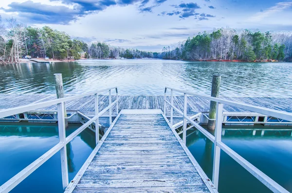 Puesta de sol sobre el lago Wylie en un muelle — Foto de Stock