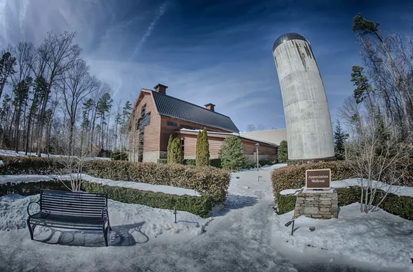 Snow around billy graham library after winter storm — Stock Photo, Image