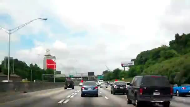 Conducir a través de Atlanta Georgia en tráfico pesado conmutar — Vídeo de stock