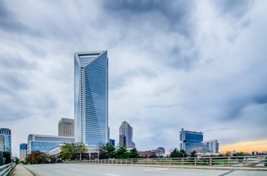 Sabahın erken saatlerinde Charlotte City 'nin üzerinde gökyüzü