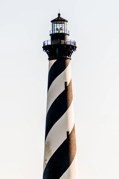 Listras diagonais em preto e branco marcam a luz do Cabo Hatteras — Fotografia de Stock