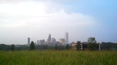 akşam timelapse ile fırtına bulutları içinde charlotte nc