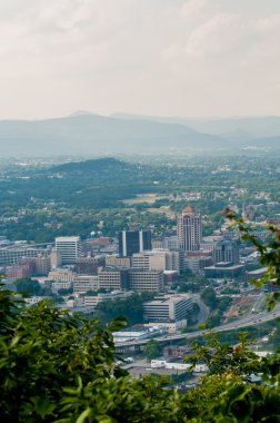 güneşli bir günde Roanoke virginia şehir manzarası