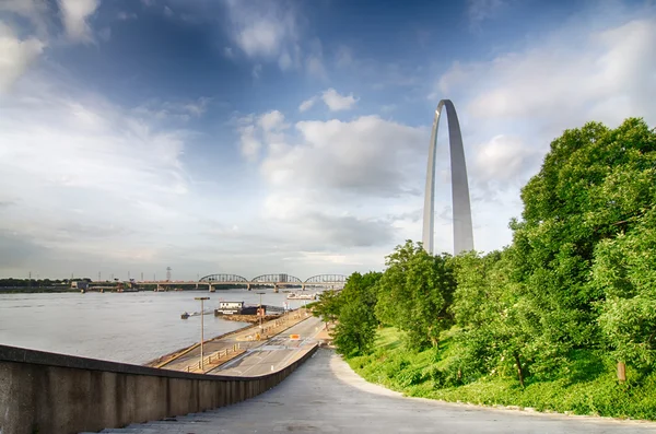 Łuk bramy w st louis w stanie missouri — Zdjęcie stockowe