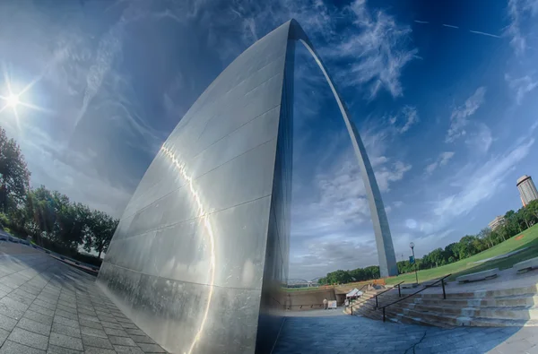 Gateway arch in st louis missouri — Stock Photo, Image