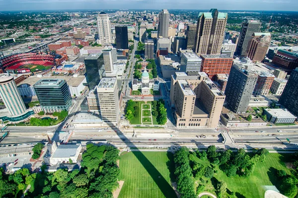 Aerial of The Old Court House surrounded by downtown St. Louis — Stock Photo, Image