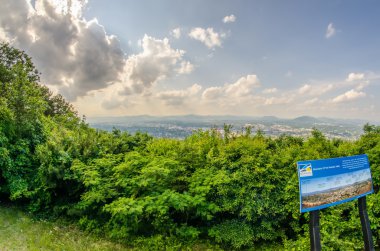 Virginia alacakaranlıkta değirmen dağ yıldızdan görüldüğü gibi roanoke şehir