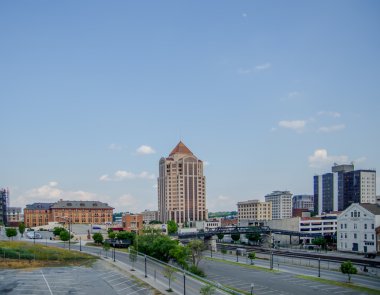 Roanoke virginia şehir manzarası dağa vadide