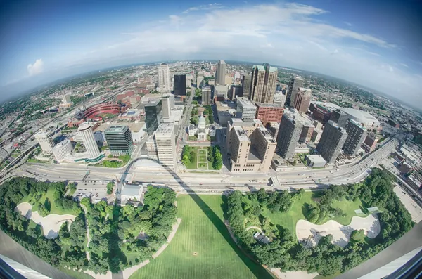 Aerial of The Old Court House surrounded by downtown St. Louis — Stock Photo, Image